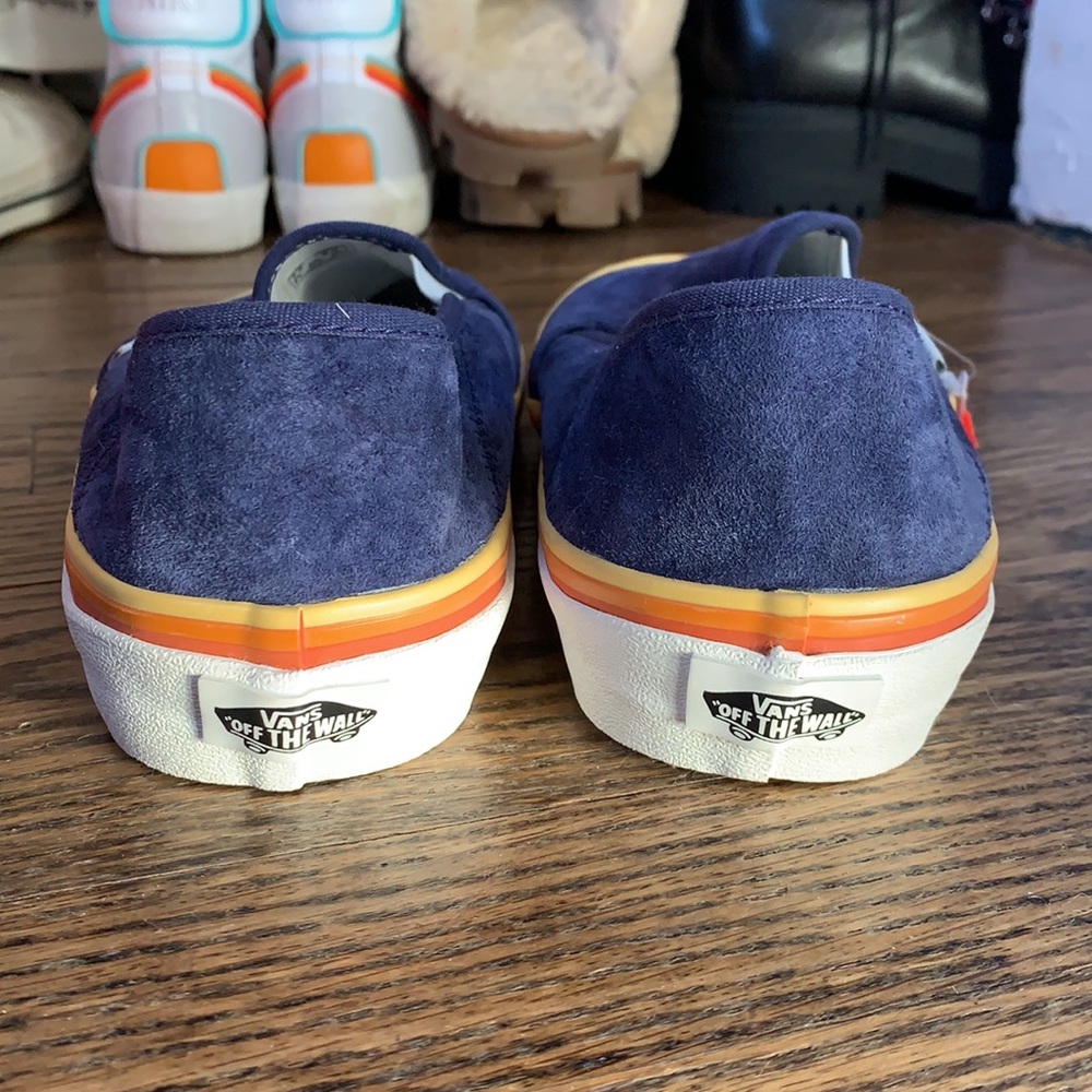 Vans - Picture 2 of 3